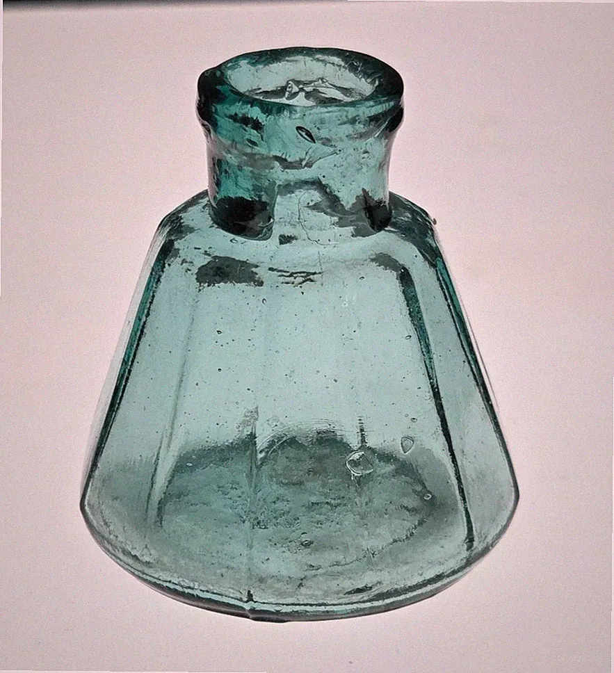 Antique 1800s Small Teal Umbrella Ink 12-Sided Rolled Lip Single Dot Base